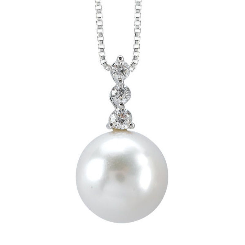 Picture of Diamond and Pearl Pendant